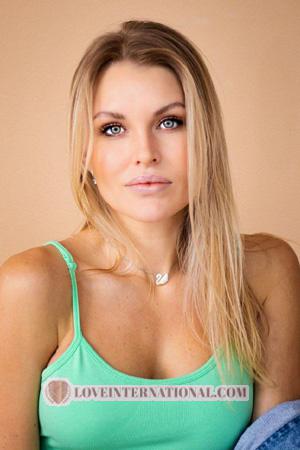 203773 - Alena Age: 33 - Russia