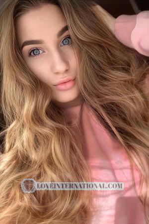 203961 - Elena Age: 22 - Ukraine