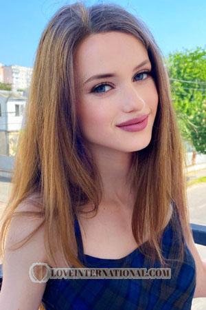 204336 - Alina Age: 18 - Ukraine