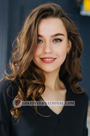 209933 - Anna Age: 19 - Ukraine