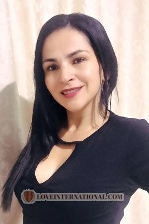 212326 - Alexandra Age: 47 - Colombia