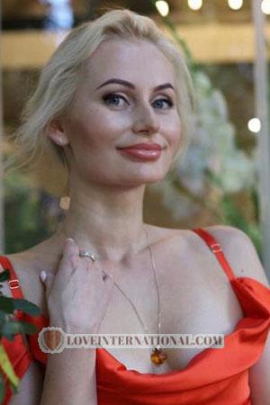 212613 - Yuliia Age: 42 - Ukraine