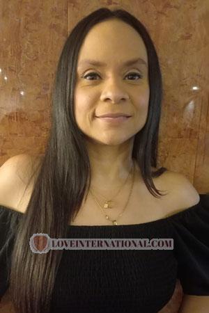 213758 - Paola Alexandra Age: 43 - Colombia